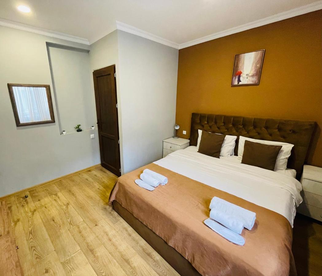Book Hotel Tiflis Exterior foto