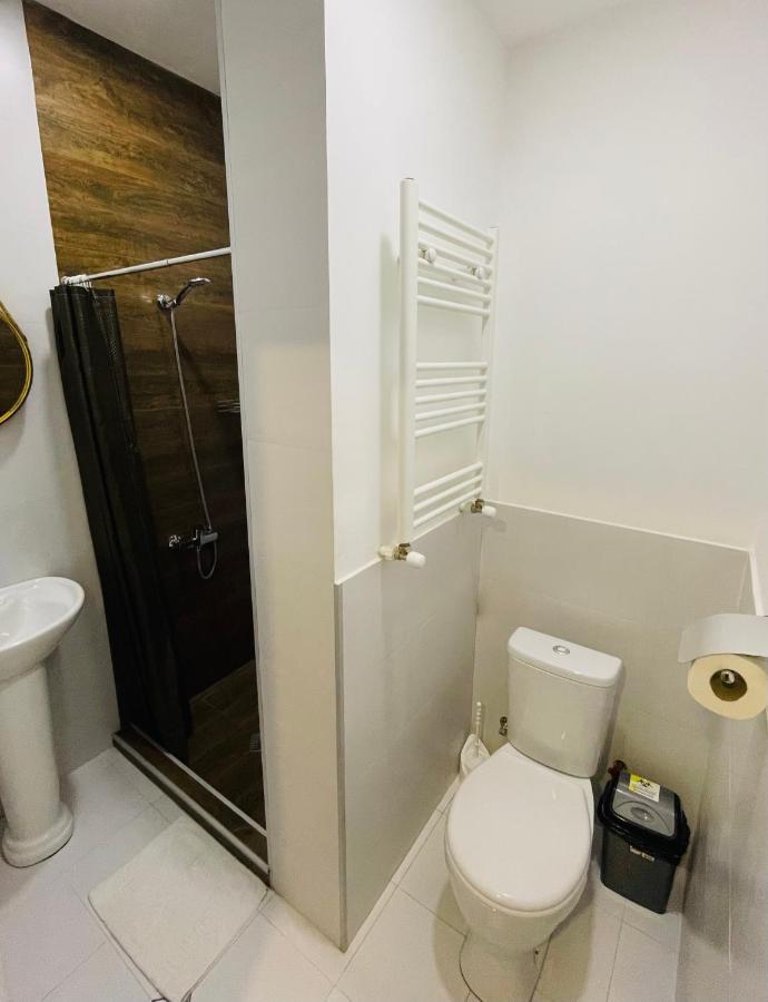 Book Hotel Tiflis Exterior foto