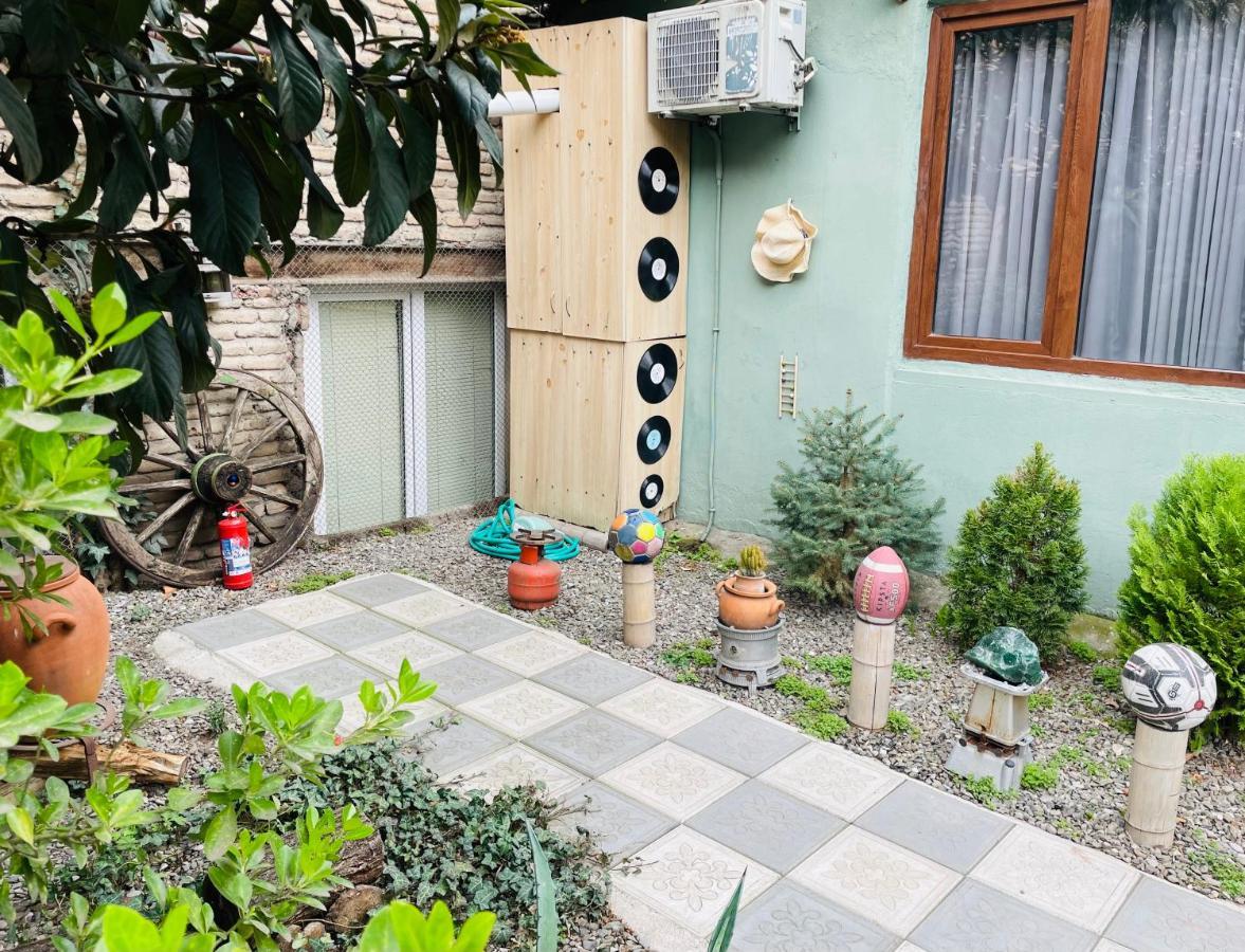 Book Hotel Tiflis Exterior foto