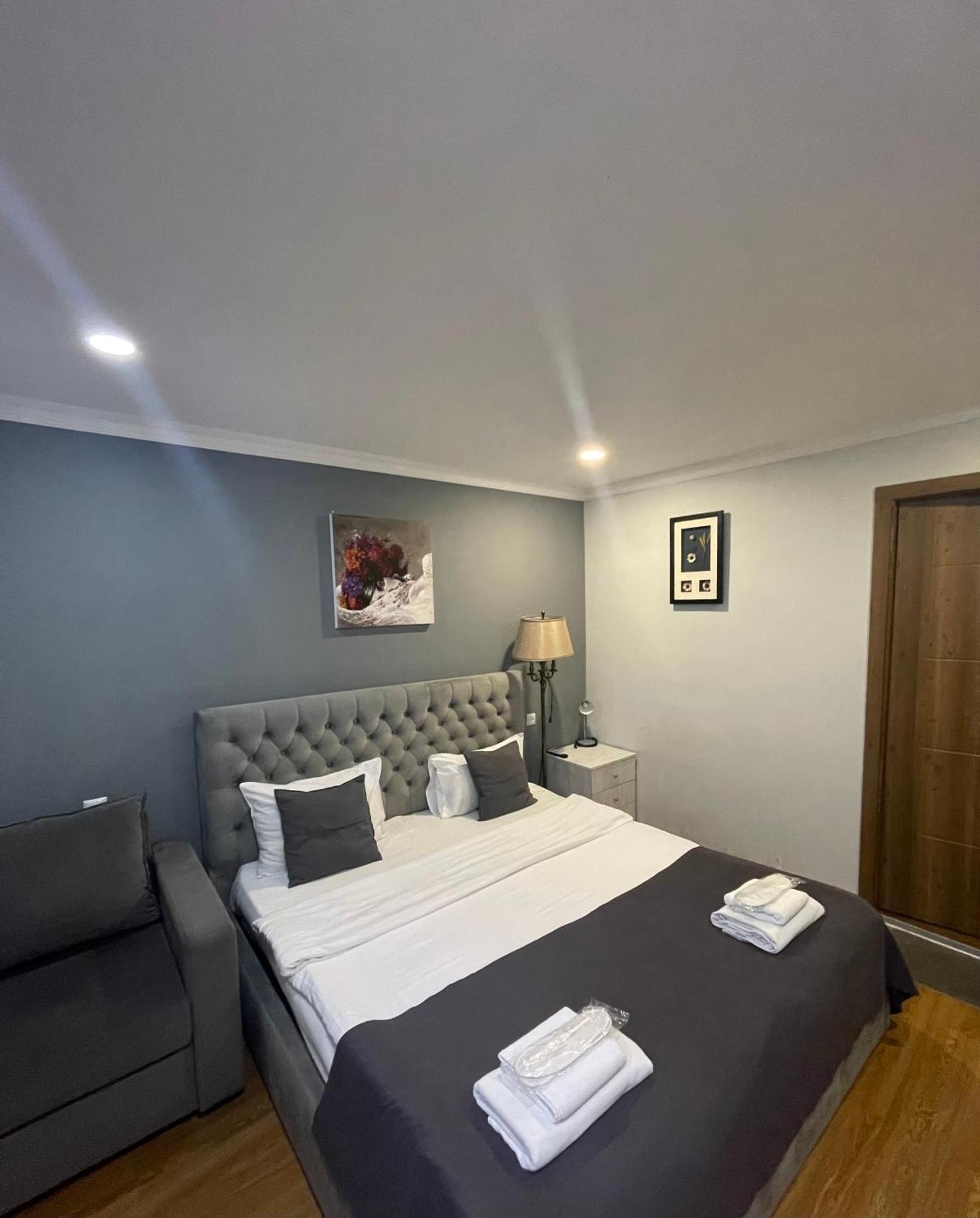 Book Hotel Tiflis Exterior foto
