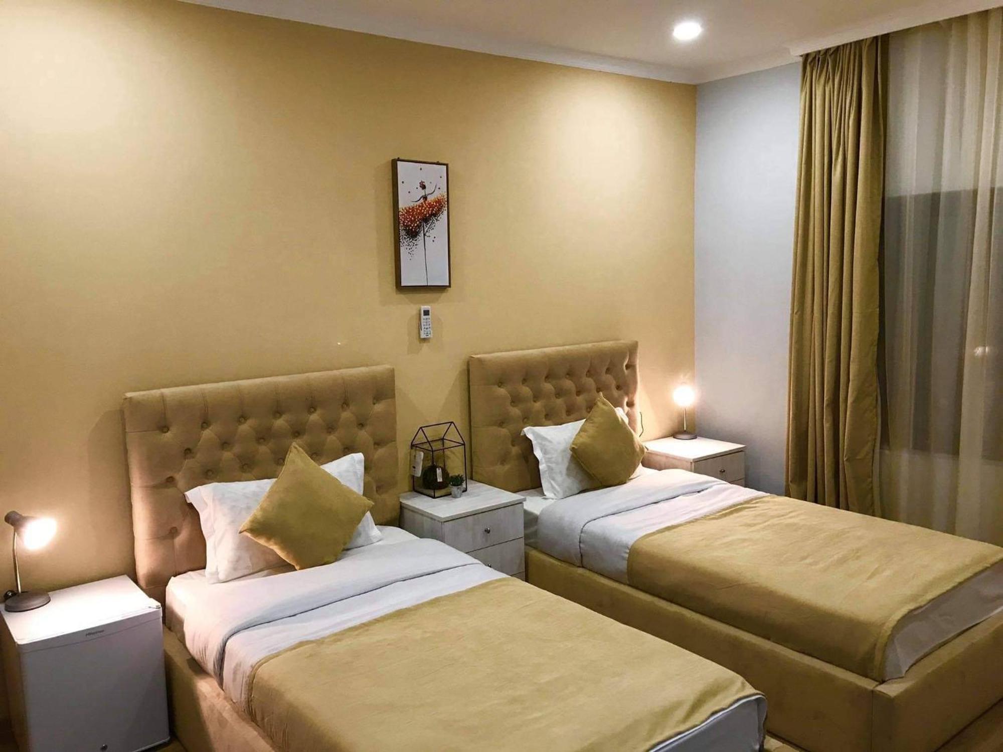 Book Hotel Tiflis Exterior foto